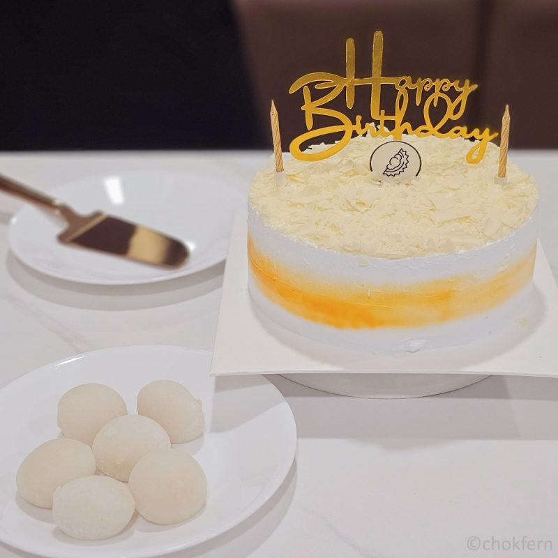 The irresistible Classic MSW Durian Cake D24 Durian Snowy Skin Mochi